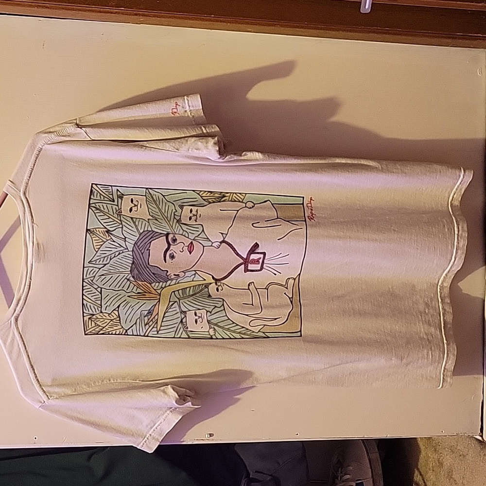 M Frida Kahlo Cat RipNDip Shirt